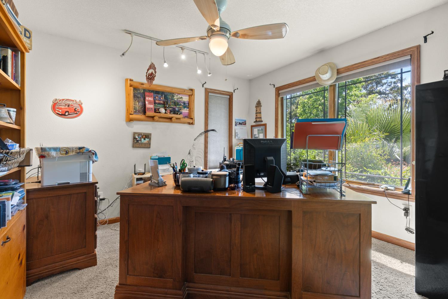 45 Lighthouse Lane Bangor, CA 95901 - Photo 25 of 63 a work room with wooden floor and furniture