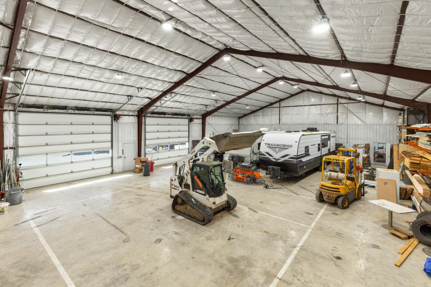 45 Lighthouse Lane Bangor, CA 95901 - Photo 44 of 63 workspace with cars and parked cars