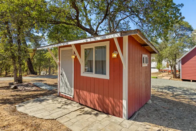 $1,500,000 | 45 Lighthouse Lane, Bangor, CA 95901