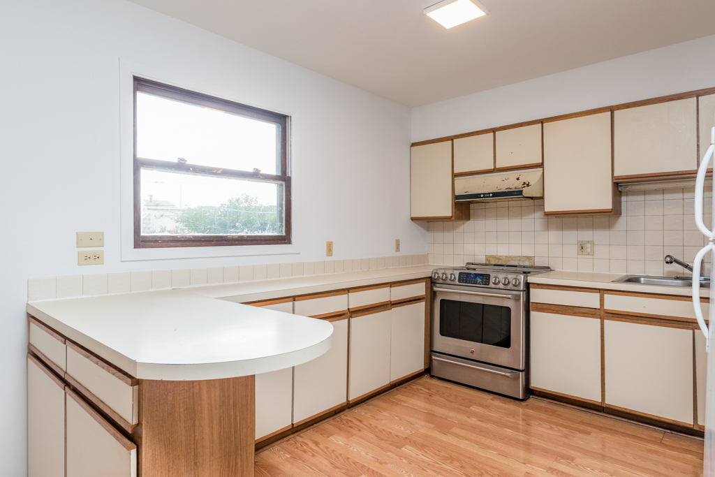 2117 Old Elm Road Lindenhurst, IL 60046 - Photo 6 of 16