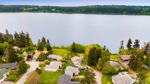 a view of a lake with houses