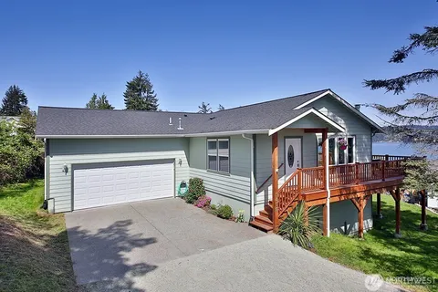 front view of house with a yard