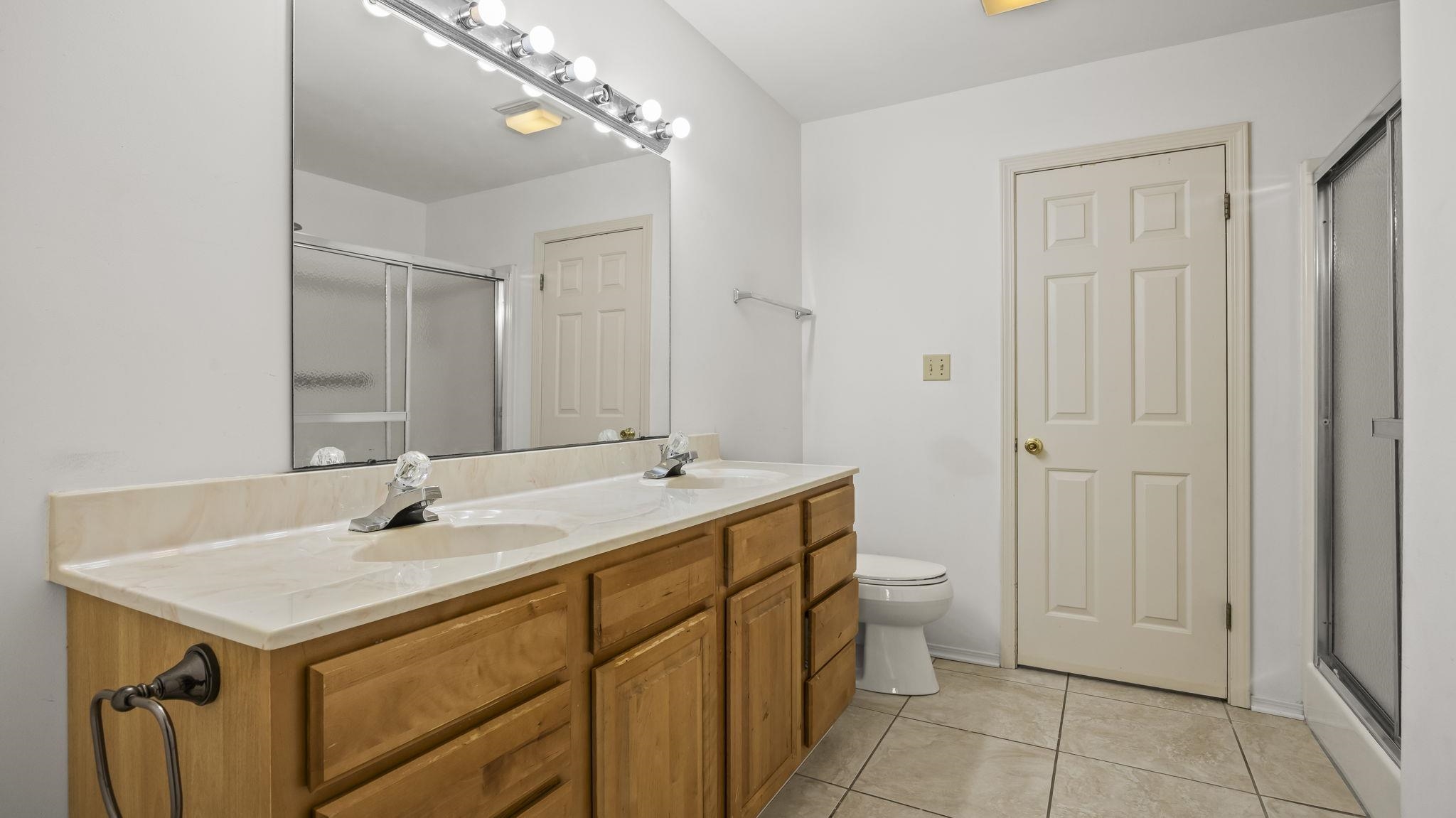 522 West Amanda Avenue Foley, AL 36535 - Photo 21 of 42 Bathroom