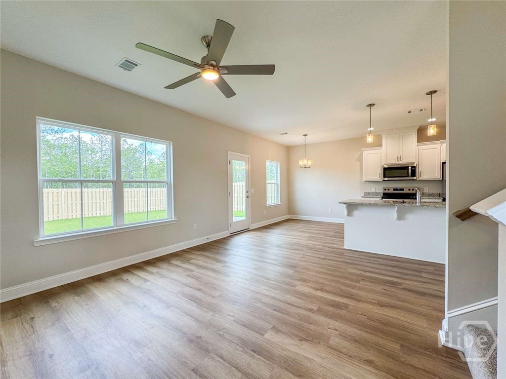 367 Boundary Hall Way Hinesville, GA 31313 - Photo 2 of 24