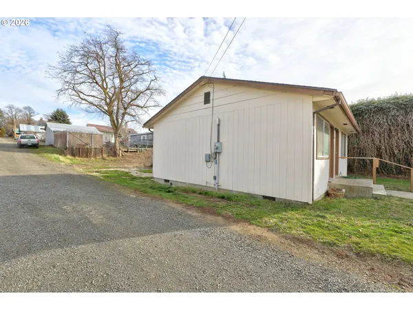 $99,900 | 1013 Clark Street, Wasco, OR 97065