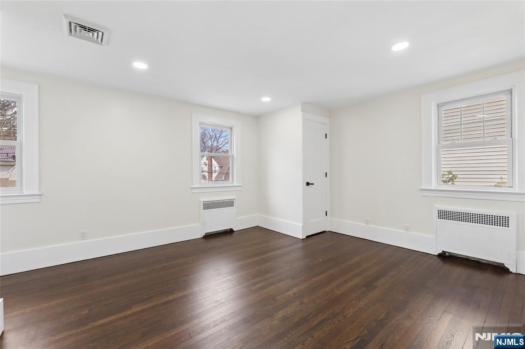 1087 Lambert Road Teaneck, NJ 07666 - Photo 30 of 39