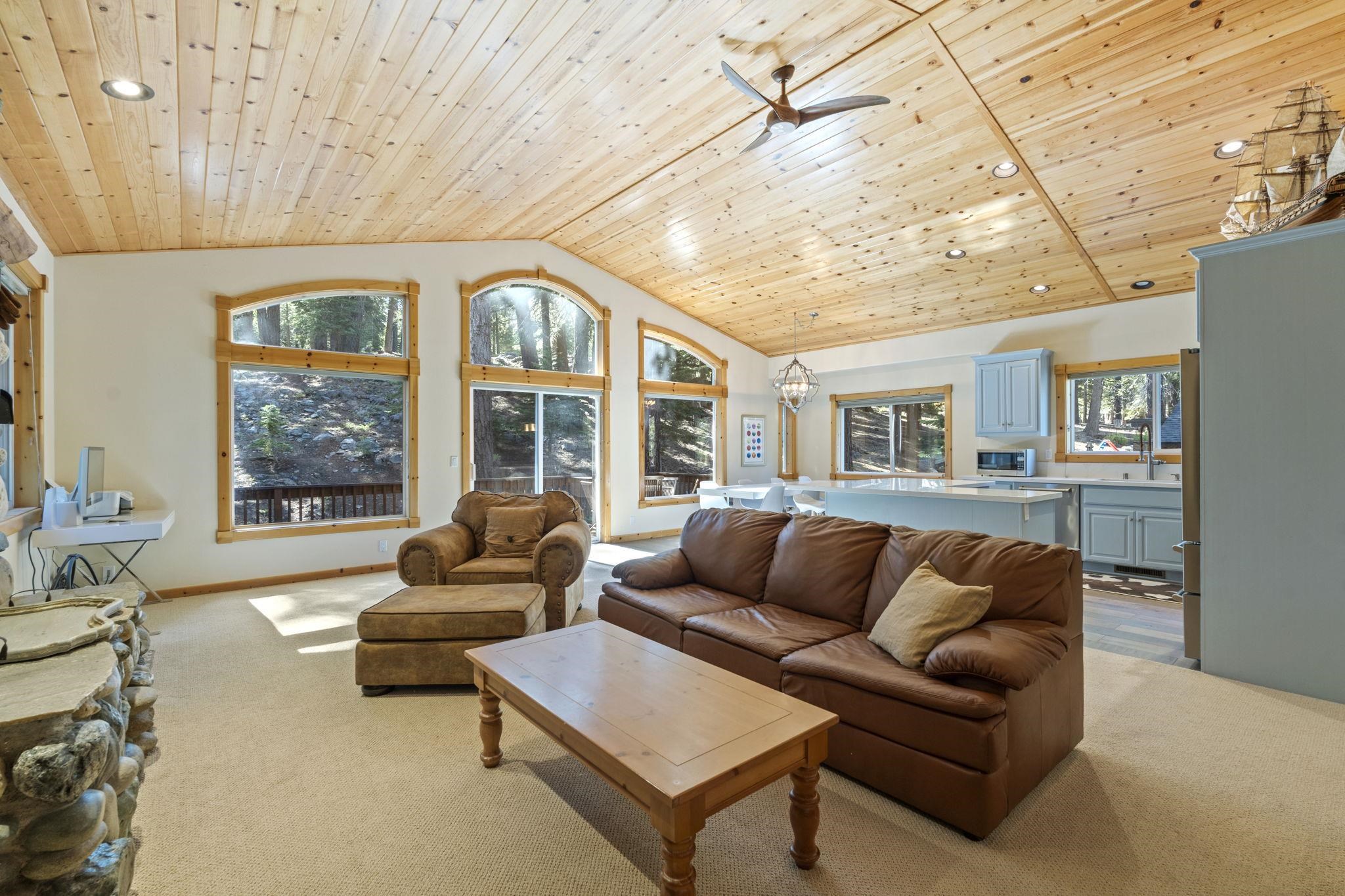 11852 Brookstone Drive Truckee, CA 96161 - Photo 5 of 20