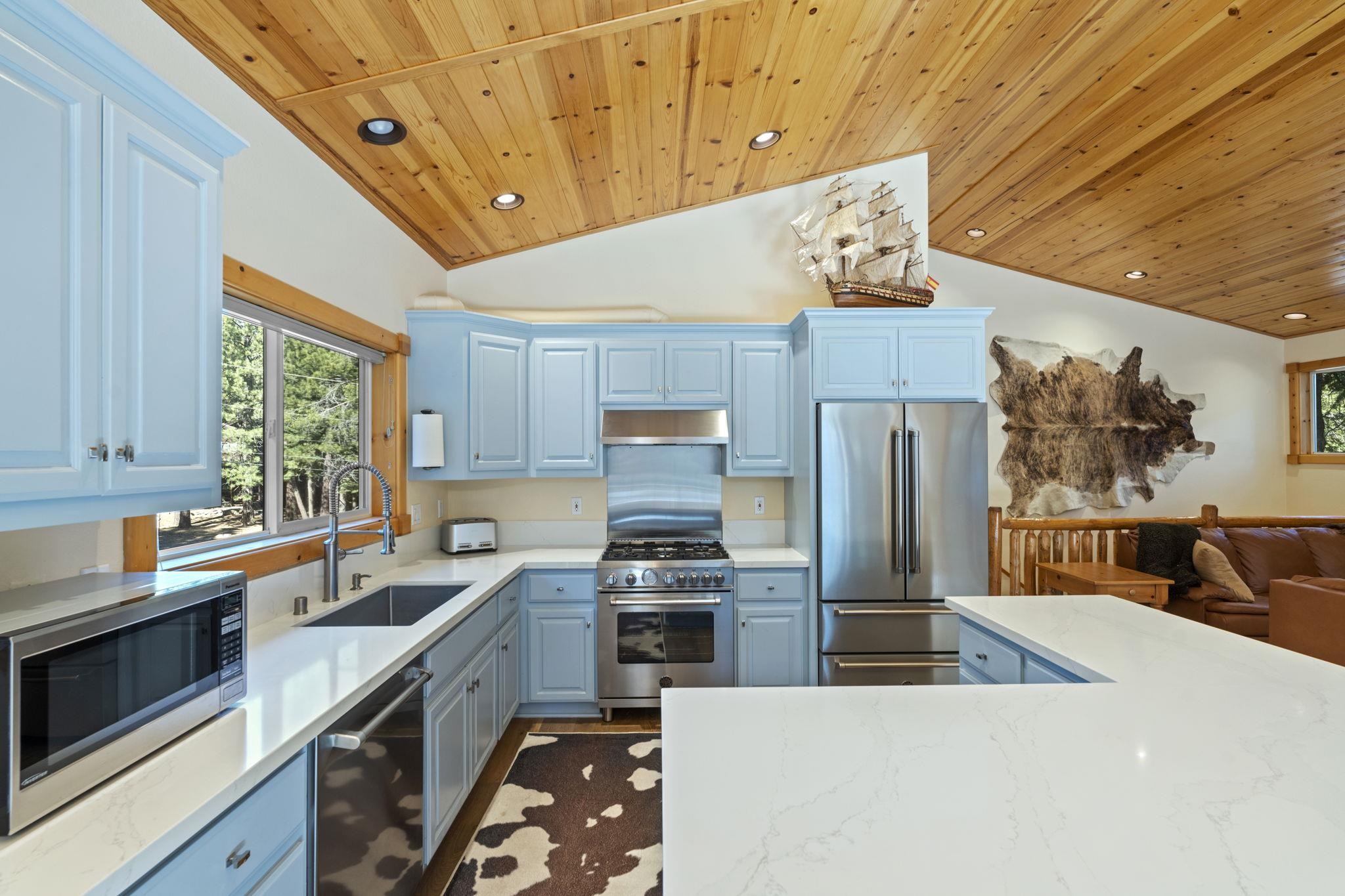 11852 Brookstone Drive Truckee, CA 96161 - Photo 7 of 20