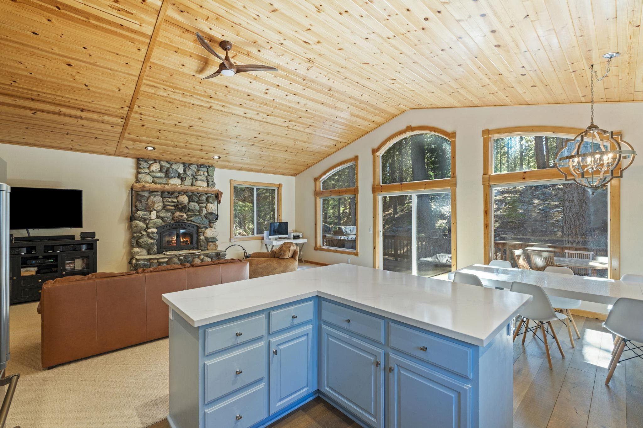 11852 Brookstone Drive Truckee, CA 96161 - Photo 8 of 20