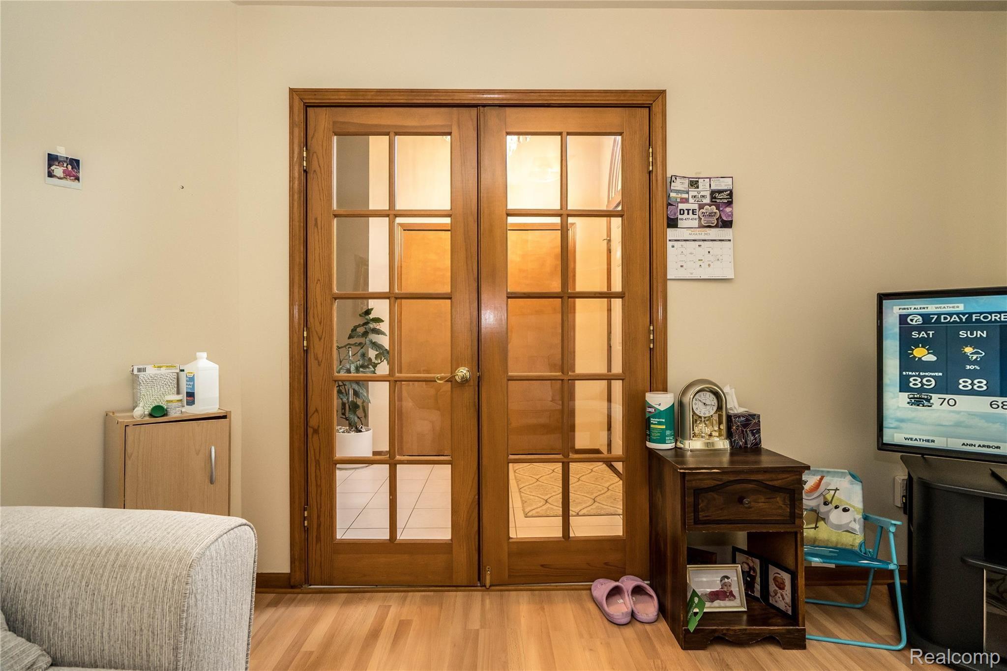 17931 Rocco Drive Macomb, MI 48044 - Photo 44 of 77 DSC05190.jpg