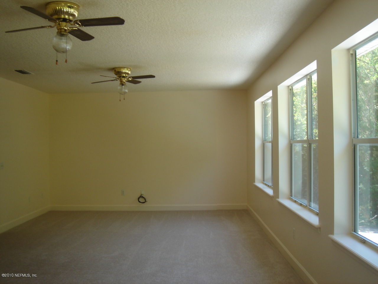 3472 Russell Road Green Cove Springs, FL 32043 - Photo 12 of 42 Huge room off of Kitchen