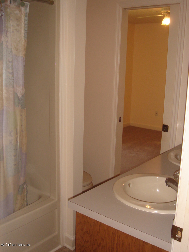 3472 Russell Road Green Cove Springs, FL 32043 - Photo 24 of 42 Jack & Jill Bath