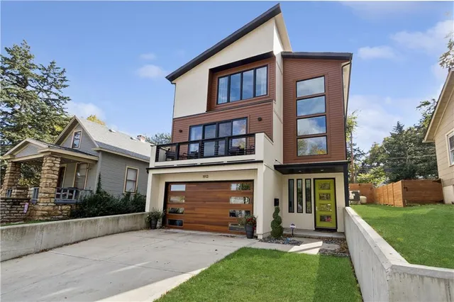 $1,150,000 | 1913 West 48th Street, Westwood, KS 66205