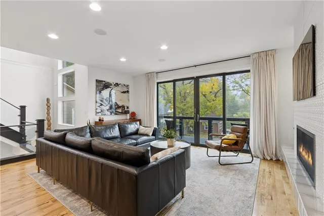 $1,150,000 | 1913 West 48th Street, Westwood, KS 66205