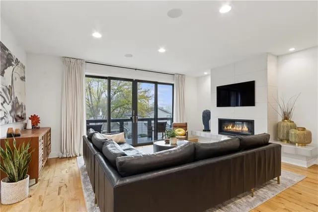 $1,150,000 | 1913 West 48th Street, Westwood, KS 66205