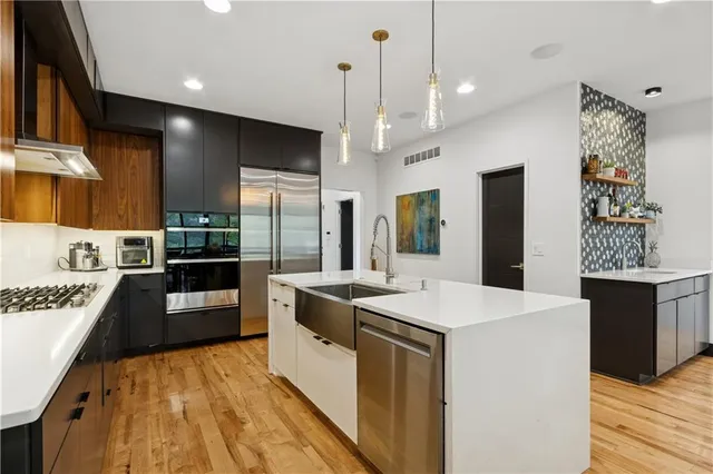 $1,150,000 | 1913 West 48th Street, Westwood, KS 66205