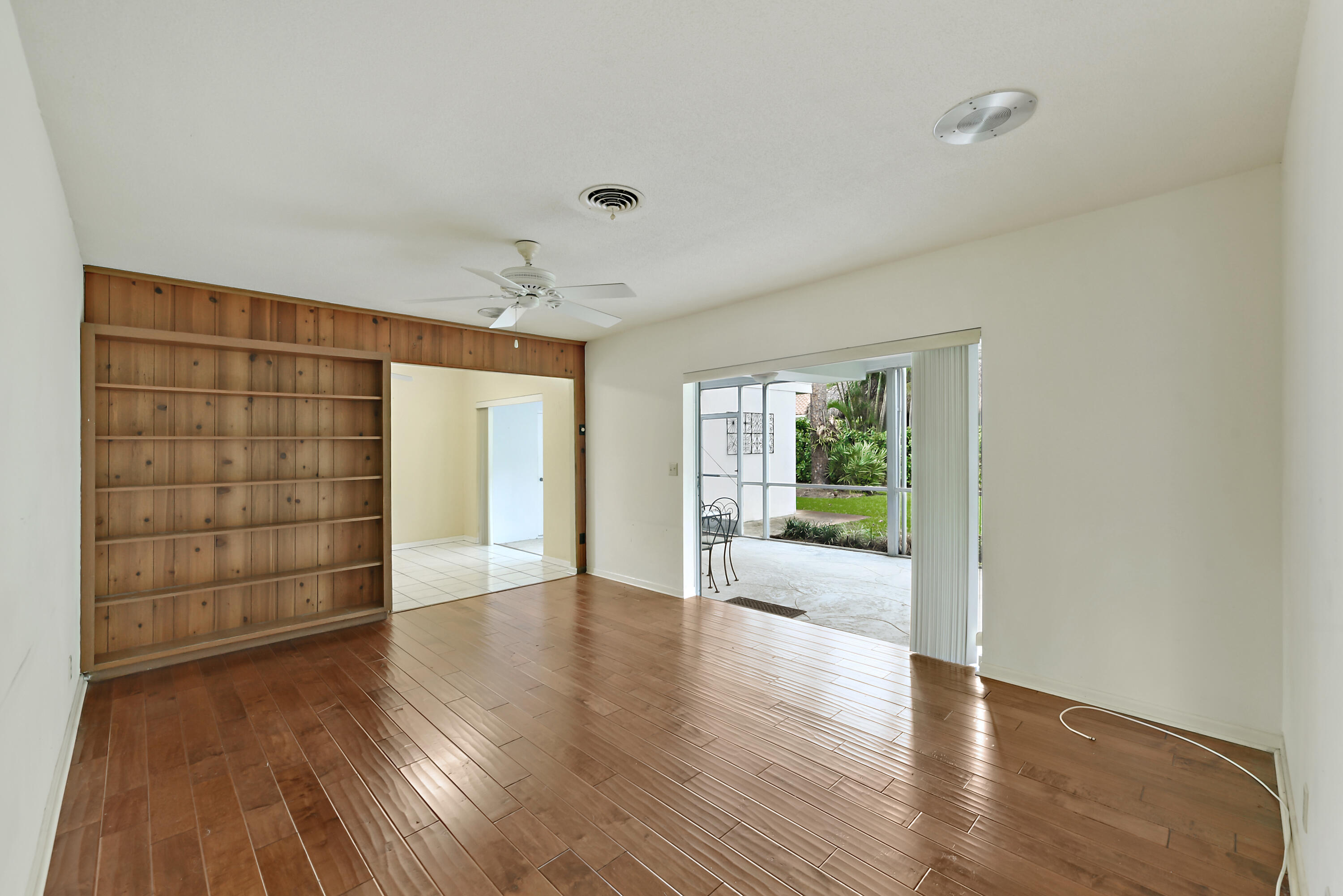 324 River Drive Tequesta, FL 33469 - Photo 12 of 28 Family Room