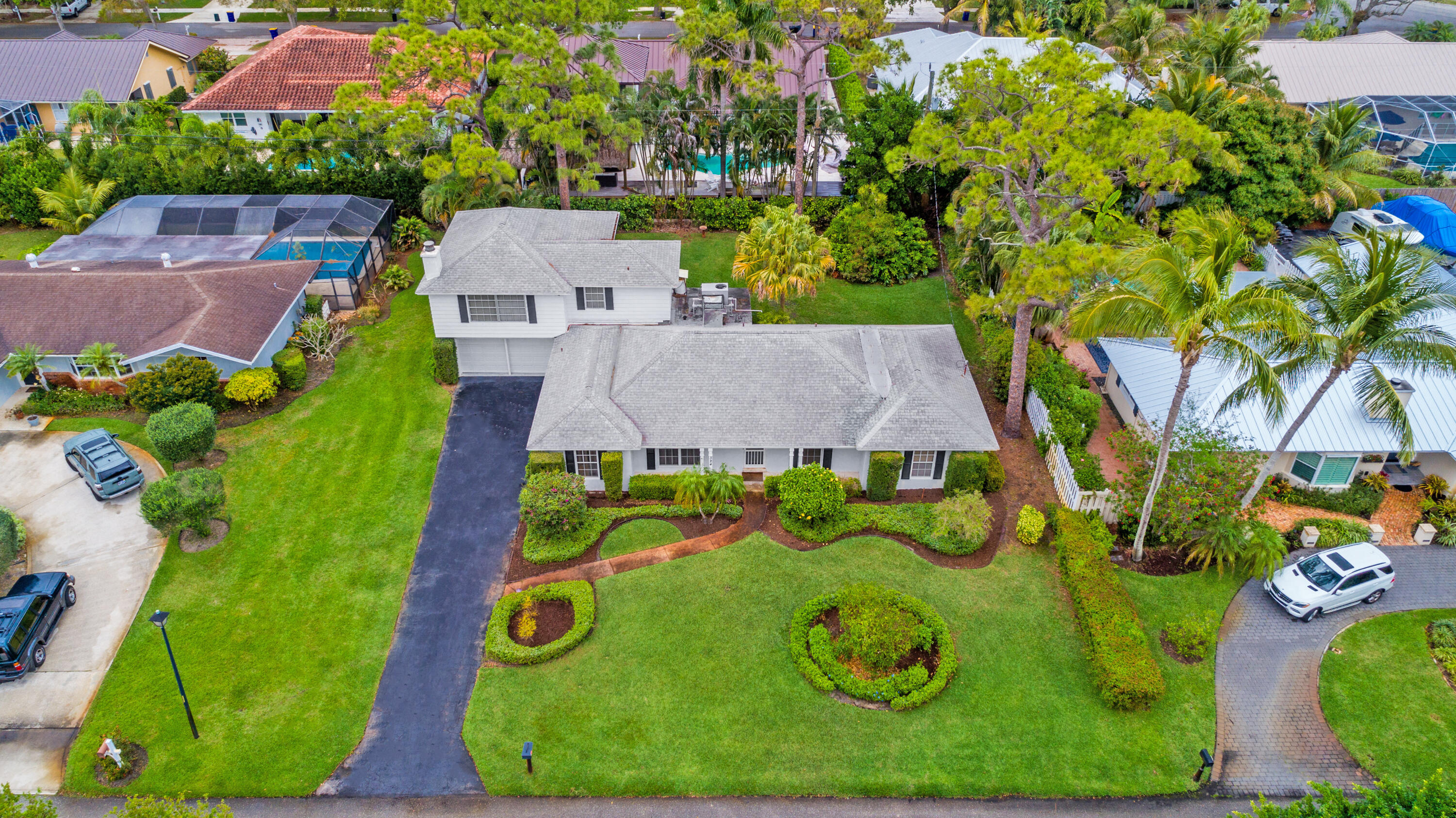 324 River Drive Tequesta, FL 33469 - Photo 8 of 28 324 River Dr Jupiter FL 33469-print-008-