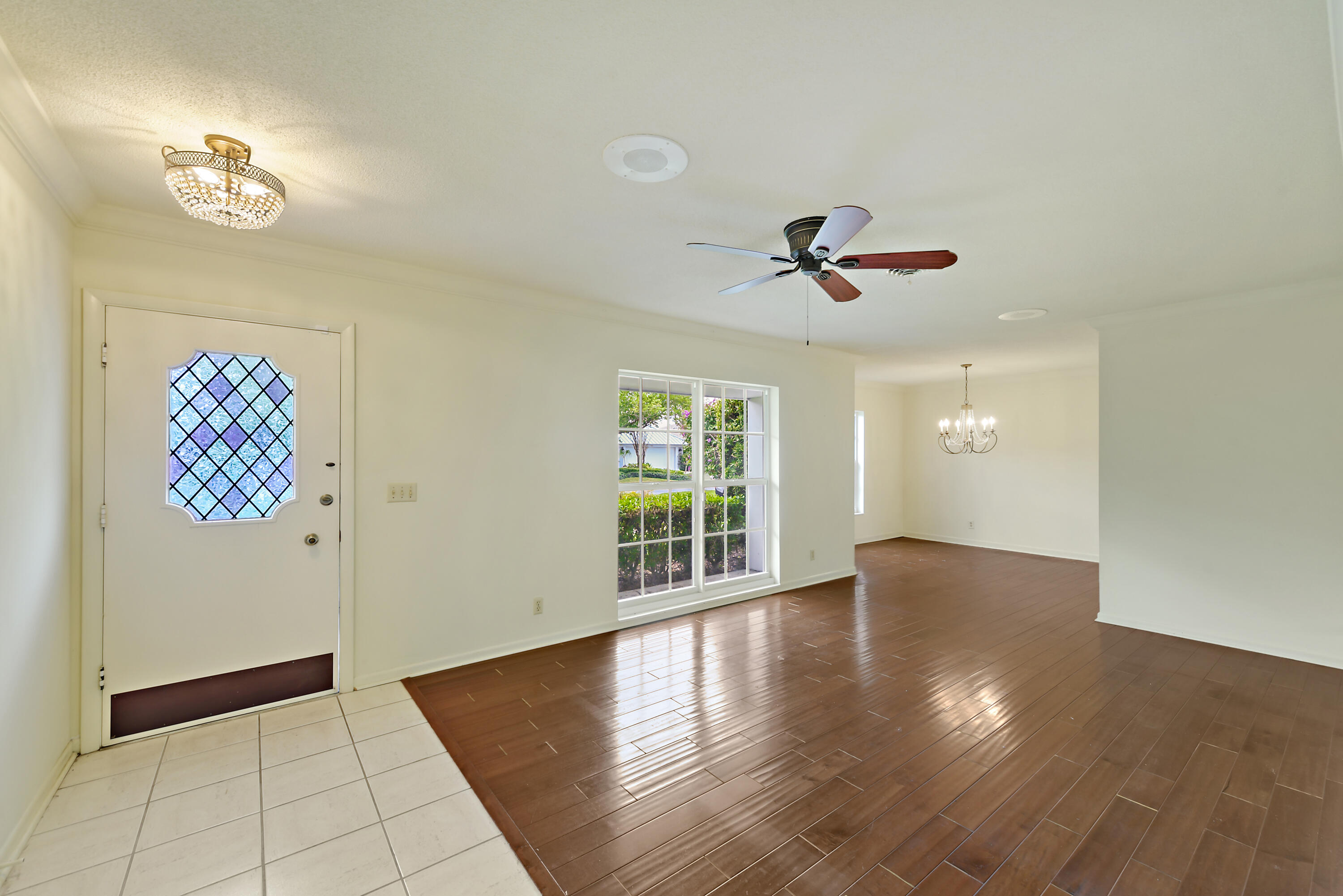 324 River Drive Tequesta, FL 33469 - Photo 10 of 28 Living Room