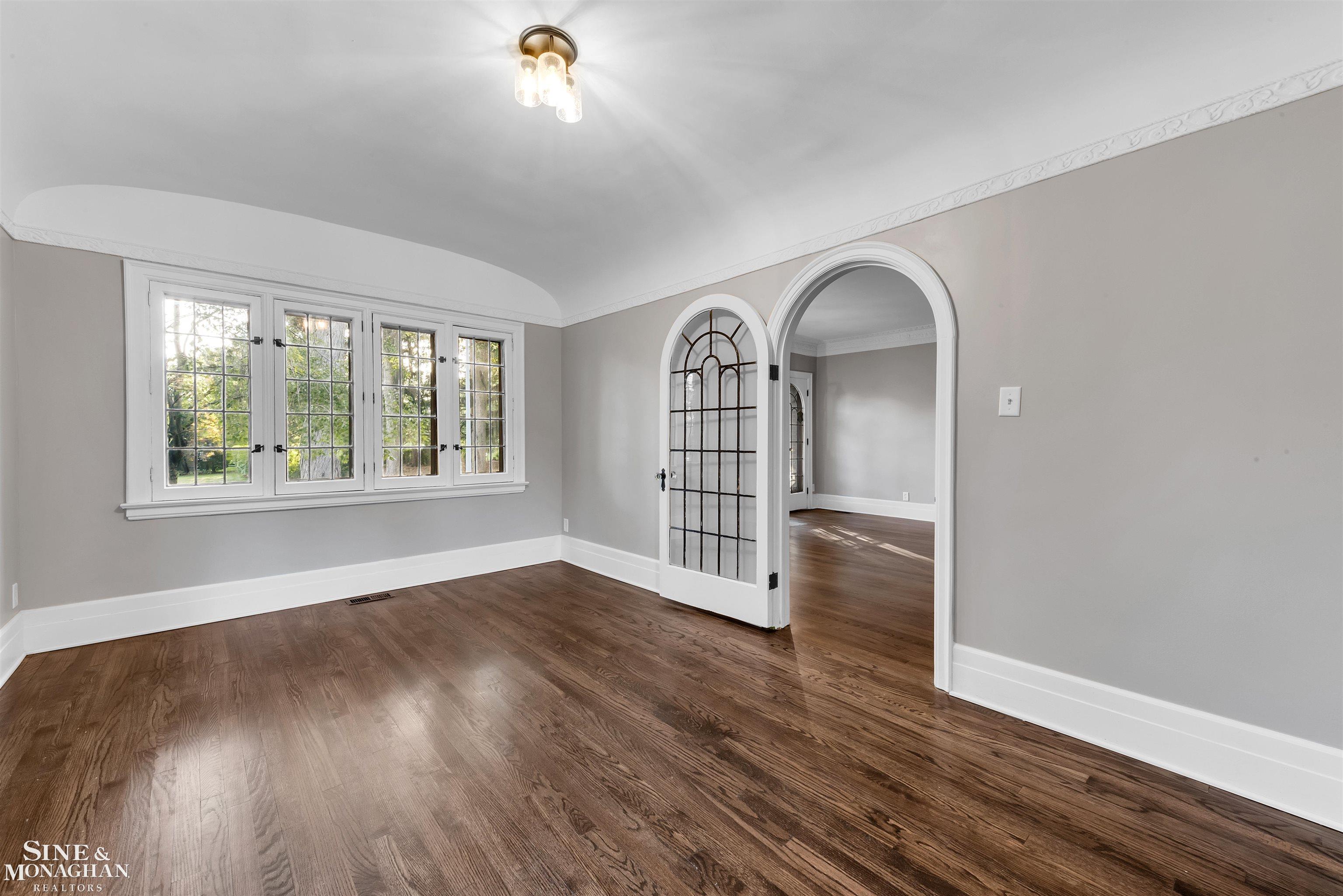 908 Trombley Road Grosse Pointe, MI 48230 - Photo 7 of 59 50133174-5ED6FFD9-4AD6-469A-9123-A917DFCC45FD.JPG