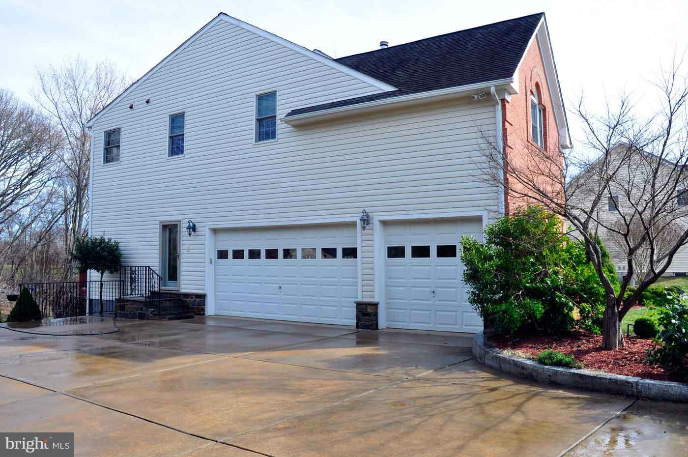 2009 Sullivan Lane Silver Spring, MD 20906 - Photo 2 of 30 3 Car Side Loading Garage