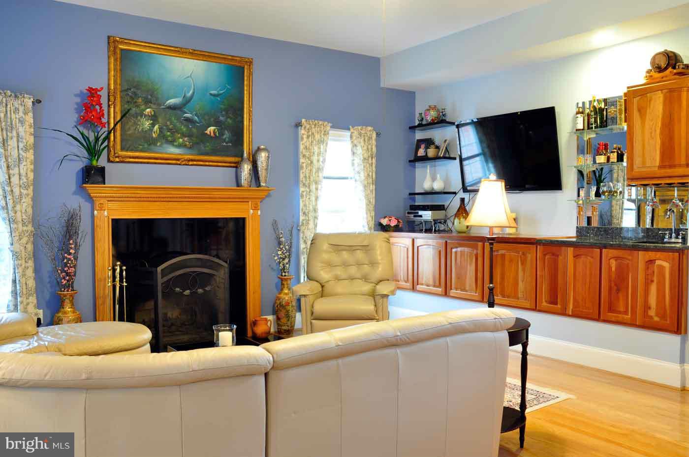 2009 Sullivan Lane Silver Spring, MD 20906 - Photo 22 of 30 Family Room