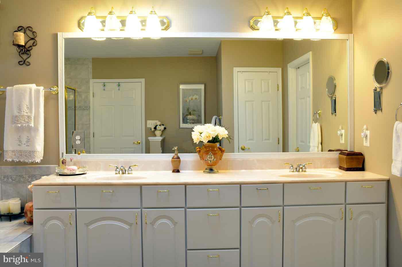 2009 Sullivan Lane Silver Spring, MD 20906 - Photo 7 of 30 Bath (Master)