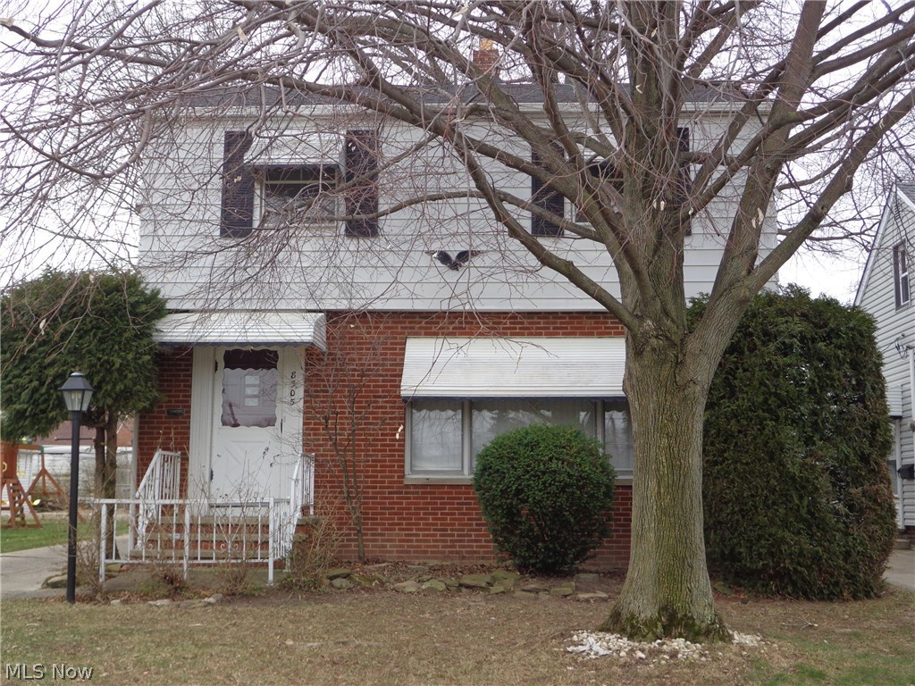 8305 Ackley Road Parma, OH 44129 - Photo 3 of 27