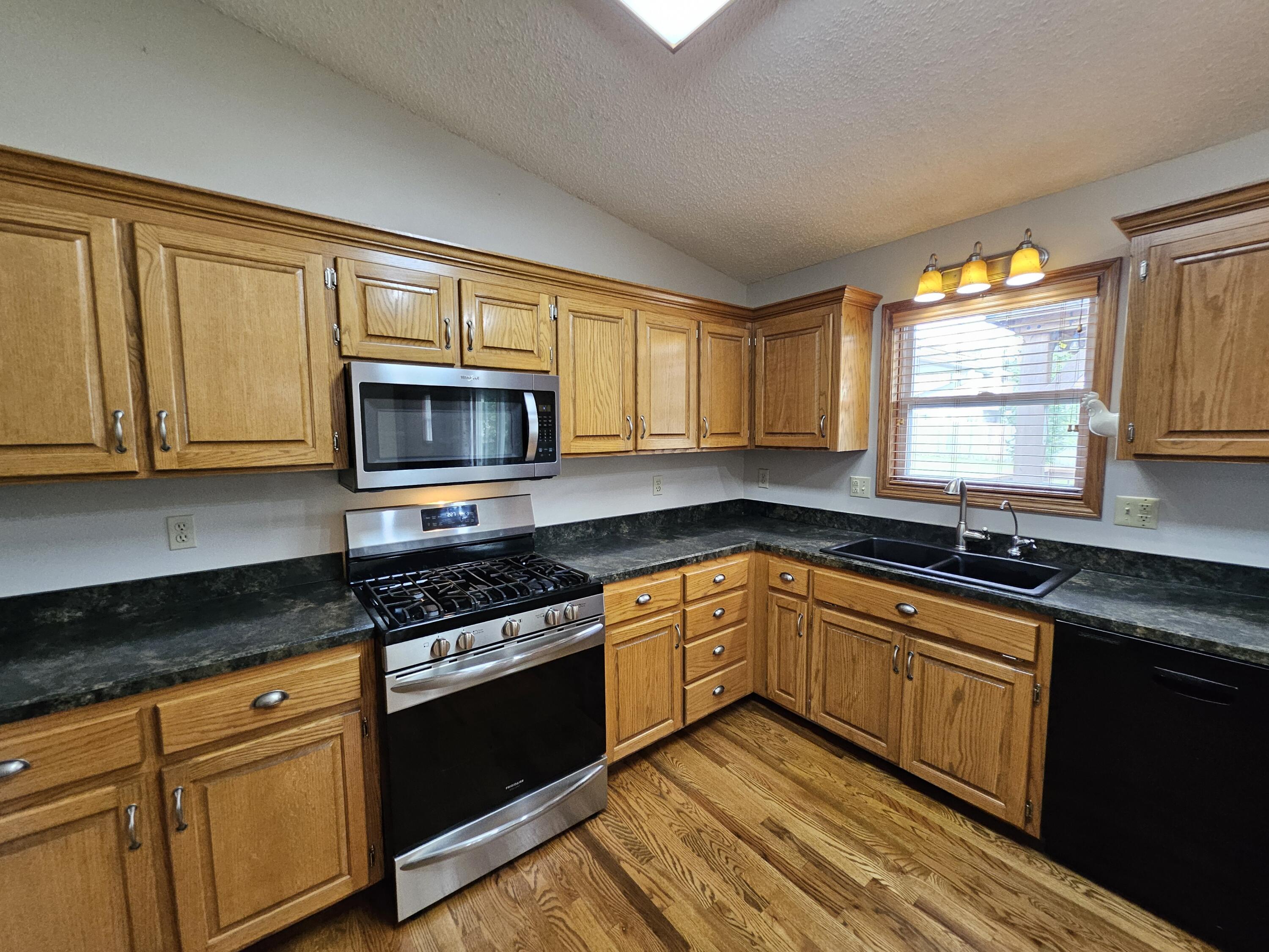 1583 17th Street Monett, MO 65708 - Photo 15 of 50 20260730_132932