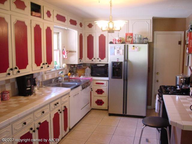 1502 South Rusk Street Amarillo, TX 79102 - Photo 7 of 14 Kitchen
