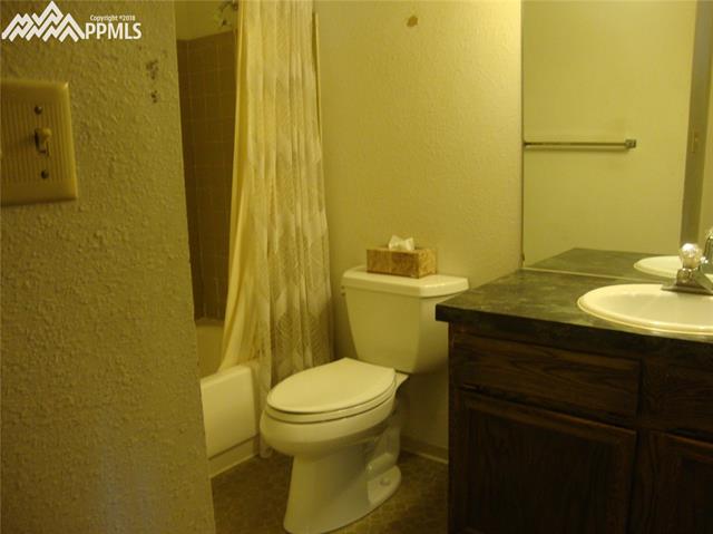 2965 Valencia Road Colorado Springs, CO 80917 - Photo 17 of 22 Hall bathroom.