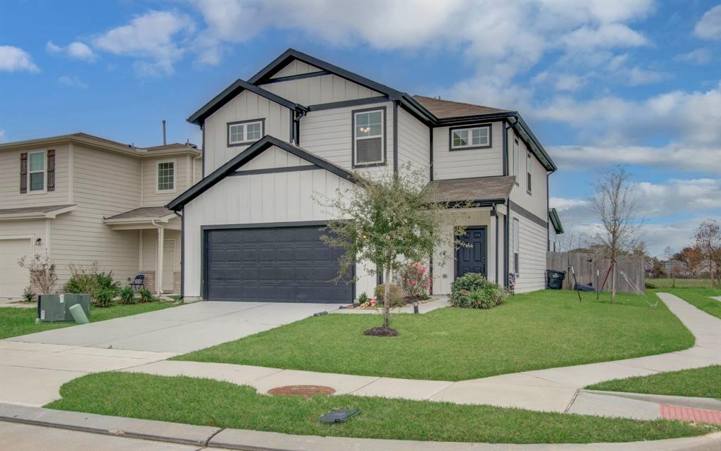 4627 Prairie Chase Drive Houston, TX 77069 - Photo 1 of 23 Front elevation — Welcoming exterior with strong curb appeal and ample driveway space.
