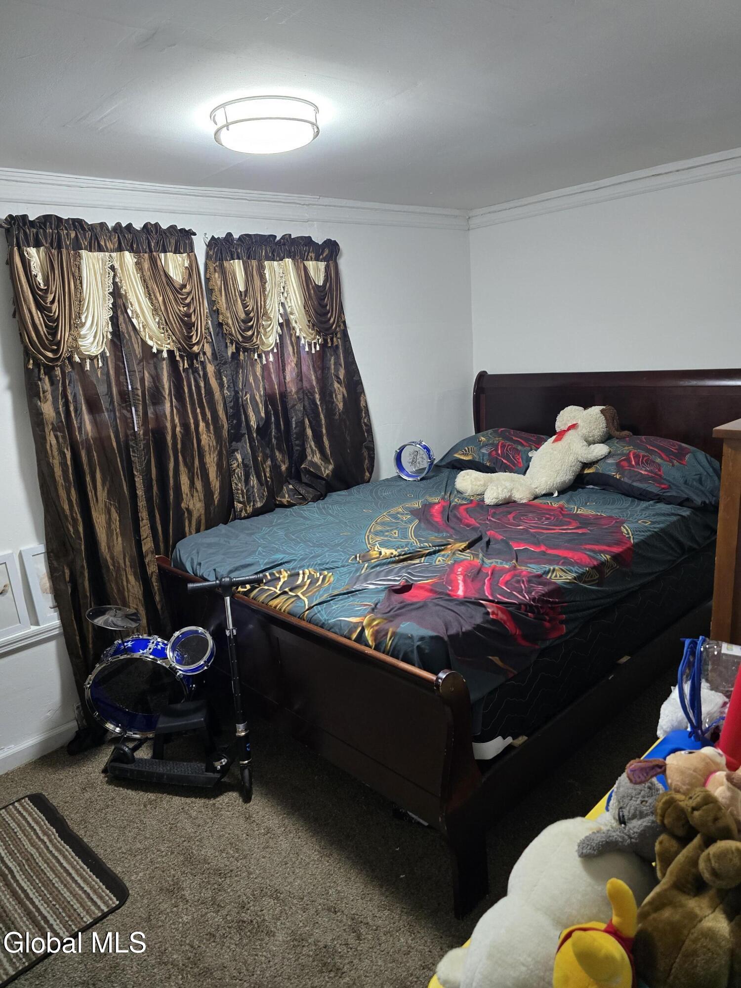 4 Hawk Street Schenectady, NY 12307 - Photo 8 of 11 20260825_184933