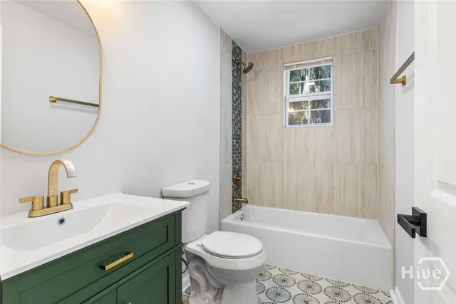 $2,300 | 2157 California Avenue, Savannah, GA 31404