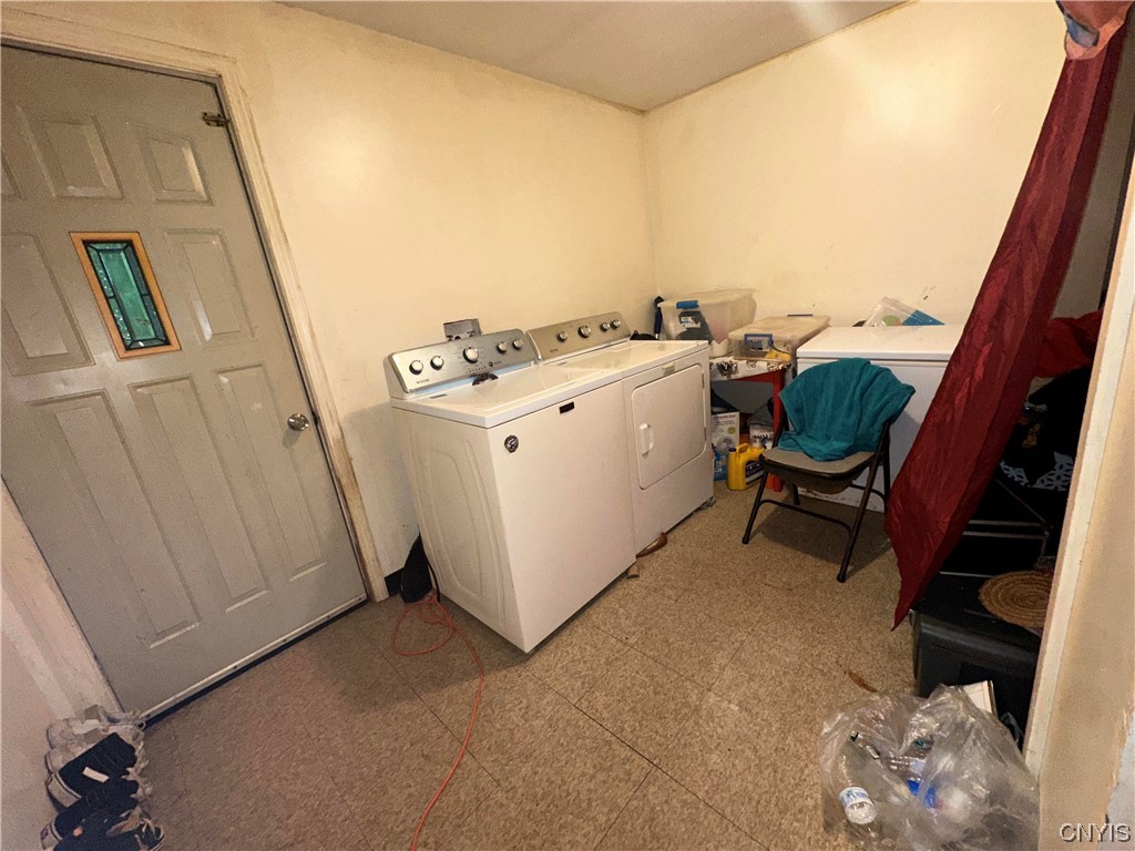 417 Kirkpatrick Street Syracuse, NY 13208 - Photo 7 of 13