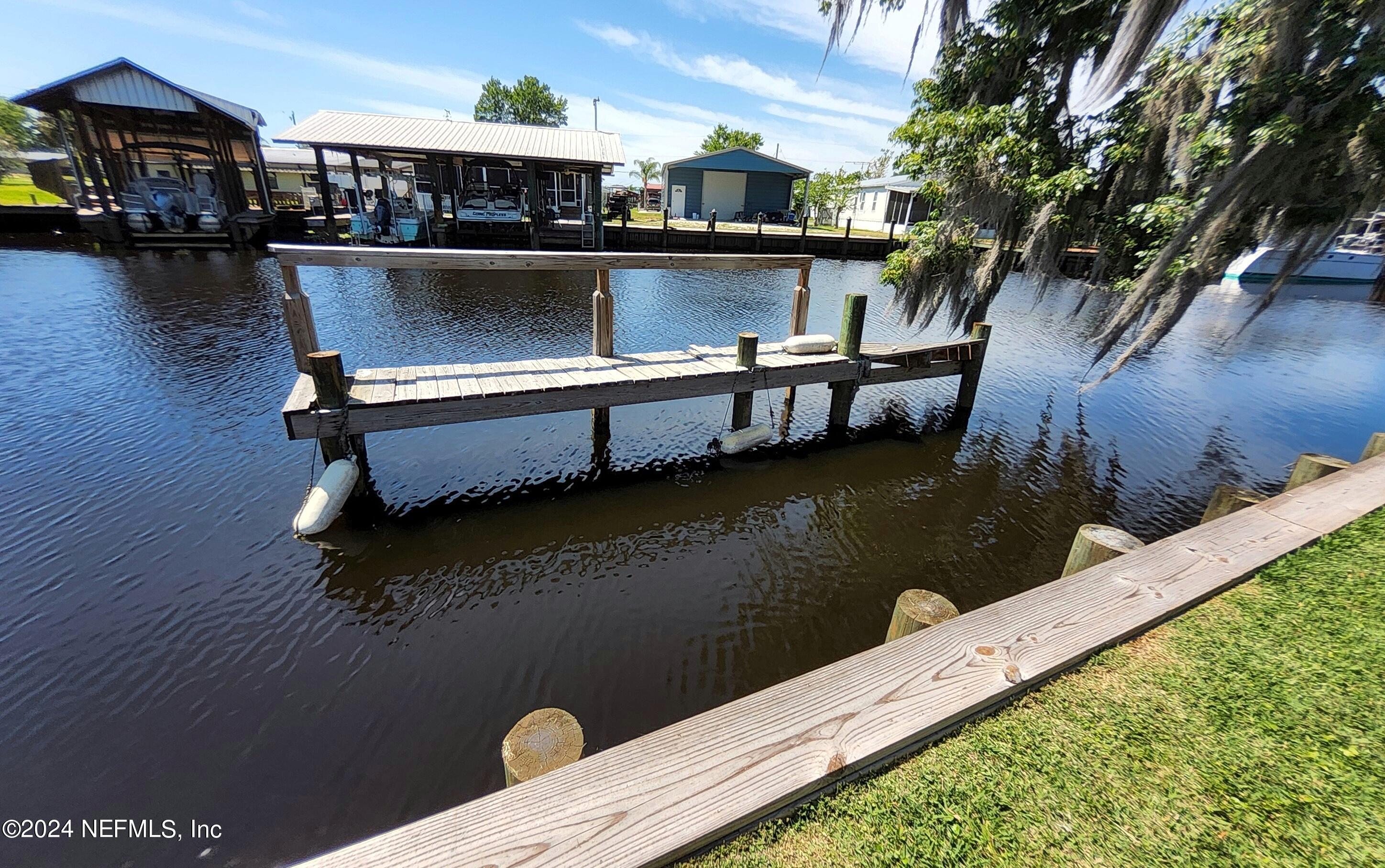 44 Scott Welaka, FL 32193 - Photo 13 of 35 a view of boat floating on water