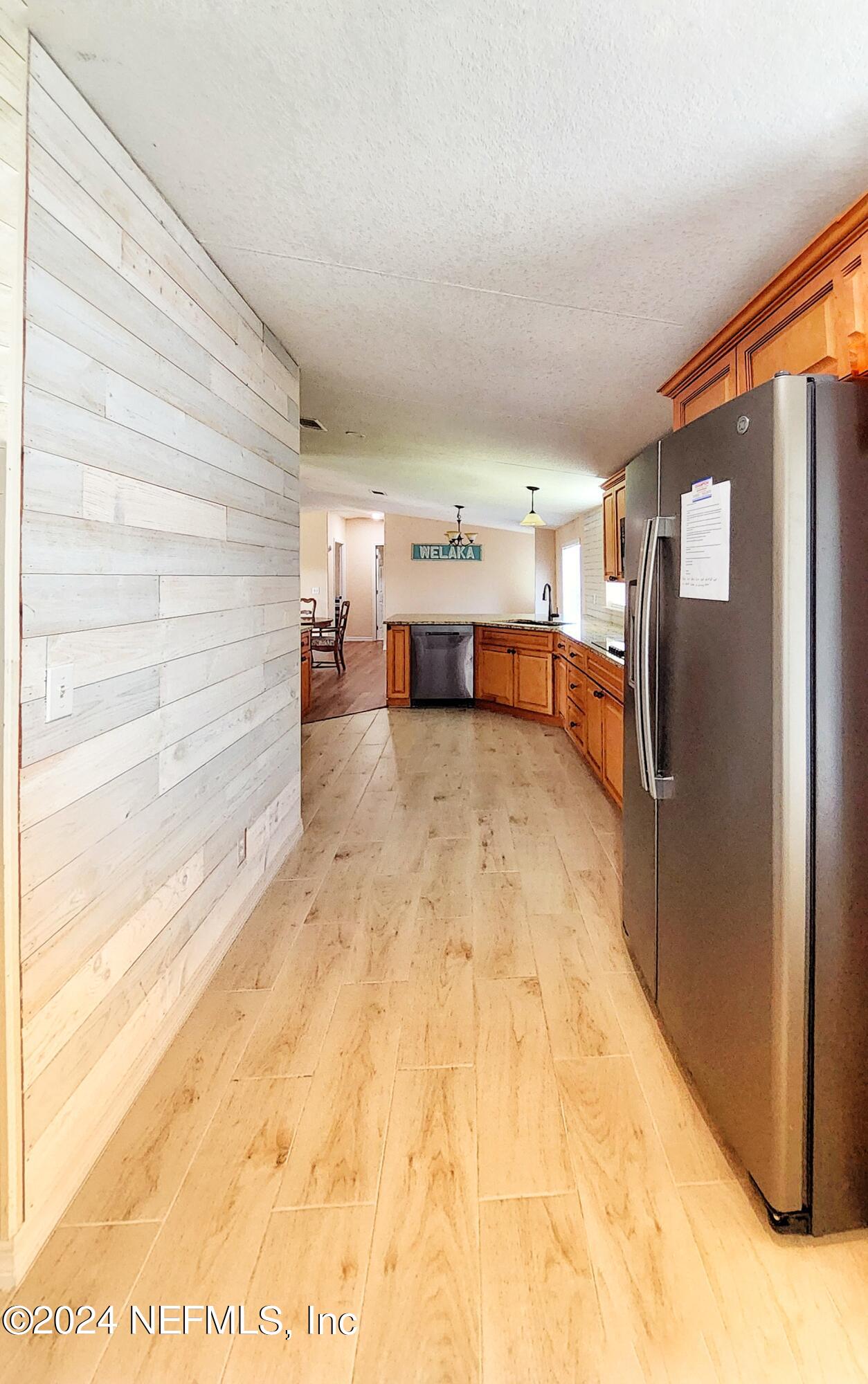 44 Scott Welaka, FL 32193 - Photo 22 of 35 a view of livingroom with furniture