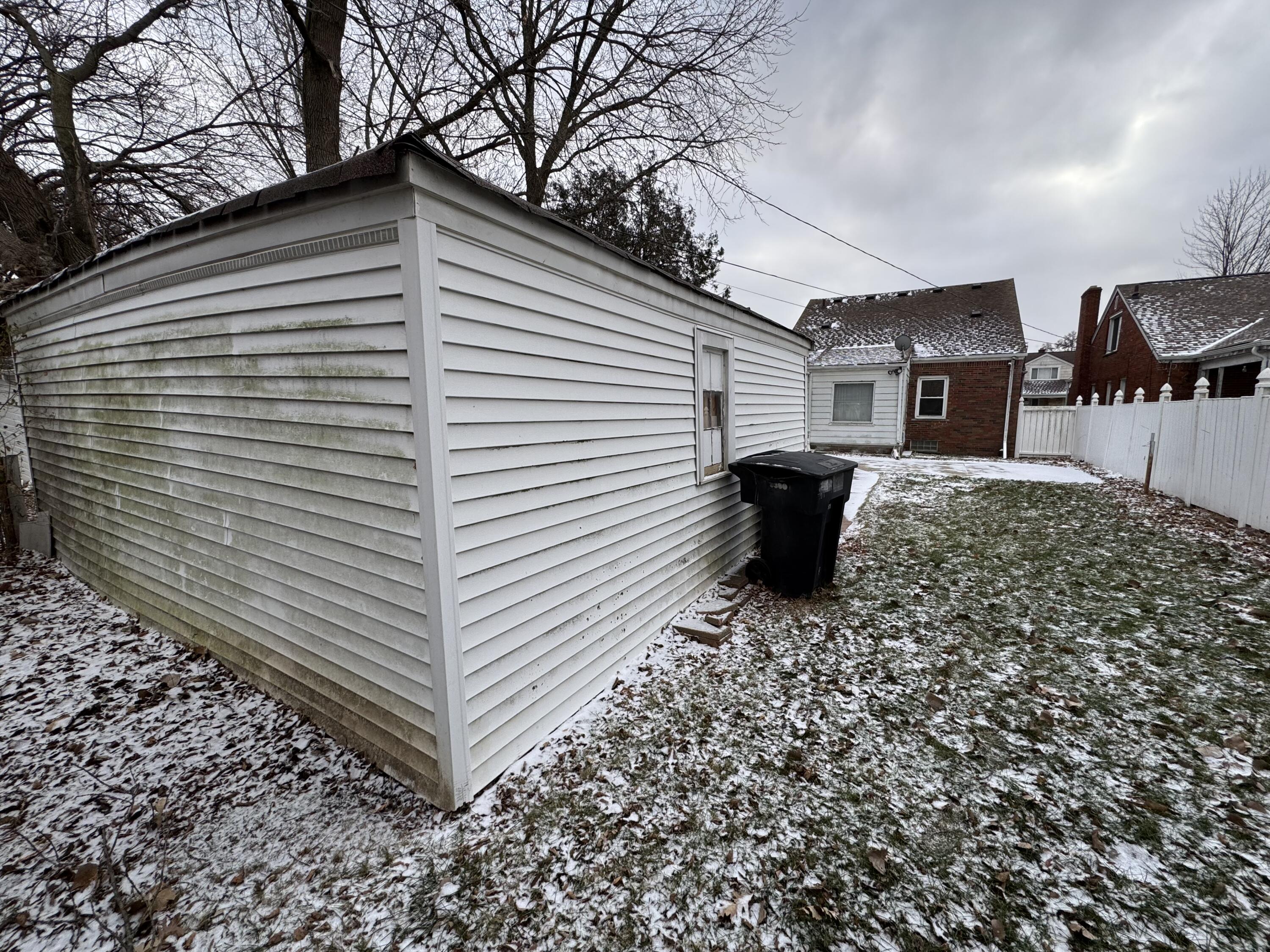 9922 Yorkshire Road Detroit, MI 48224 - Photo 15 of 15 IMG_9239