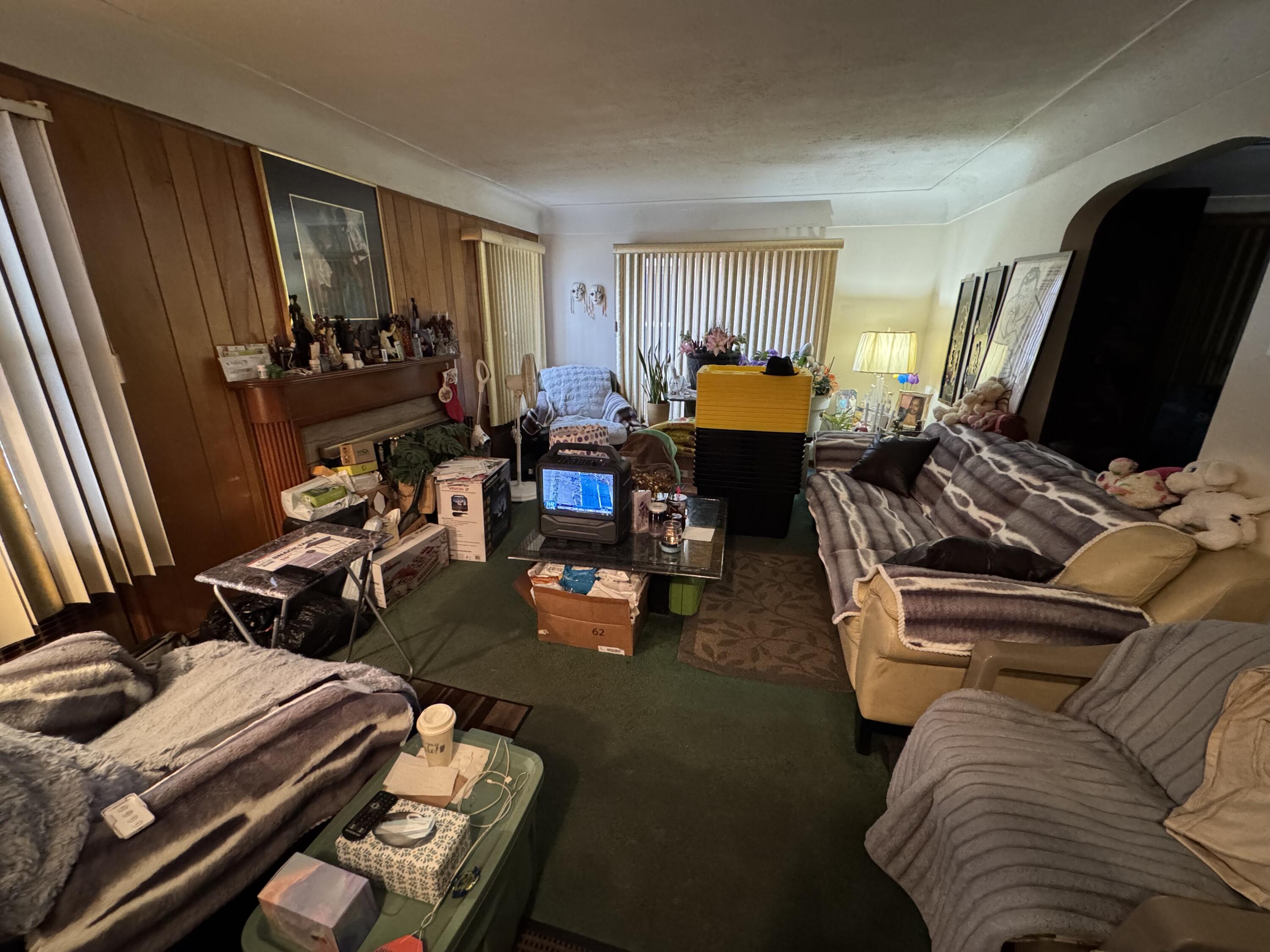 9922 Yorkshire Road Detroit, MI 48224 - Photo 2 of 15 IMG_9221