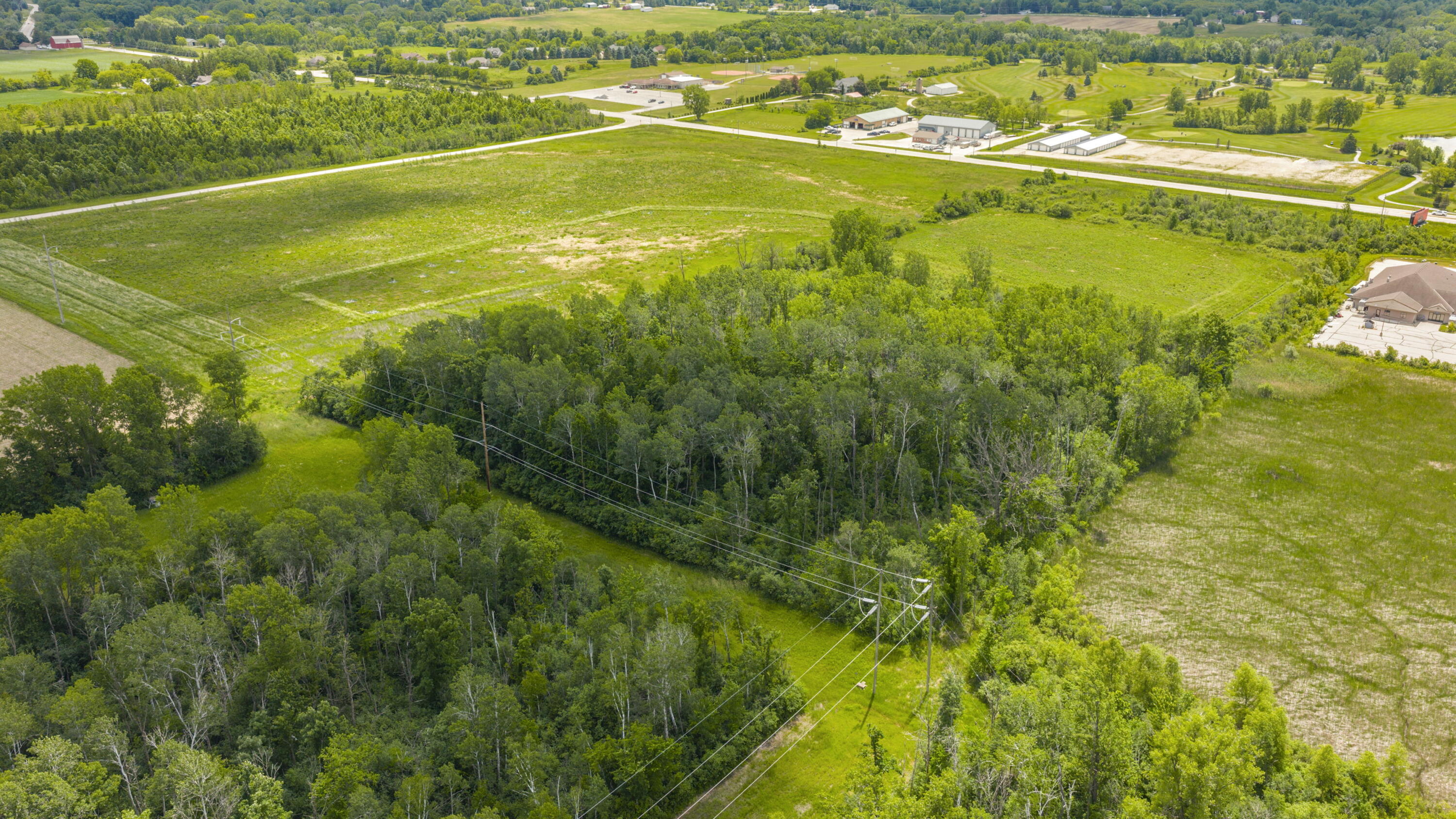 33 Trenton Wi 53090 West Bend, WI 53090 - Photo 5 of 5 11_imgDJI_20260616122939_0031_D