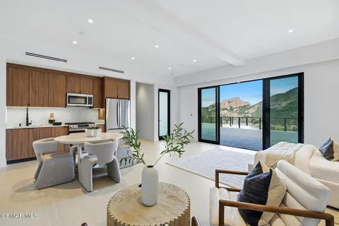 $12,495,000 | 461 Lake Sherwood Drive, Westlake Village, CA 91361
