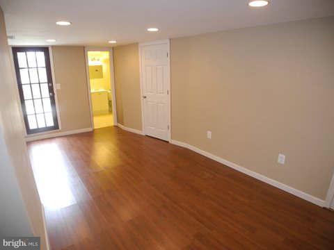 126 West Edgevale Road Baltimore, MD 21225 - Photo 18 of 29 Family Room