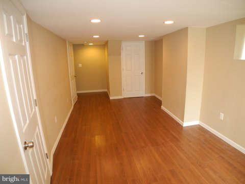 126 West Edgevale Road Baltimore, MD 21225 - Photo 20 of 29 Family Room