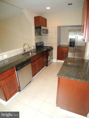 126 West Edgevale Road Baltimore, MD 21225 - Photo 7 of 29 Kitchen