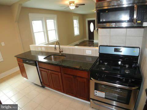 126 West Edgevale Road Baltimore, MD 21225 - Photo 8 of 29 Kitchen