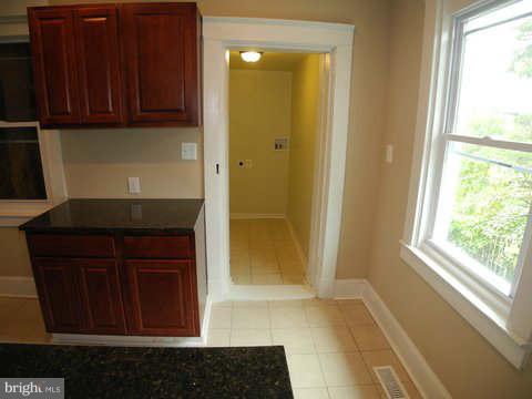 126 West Edgevale Road Baltimore, MD 21225 - Photo 9 of 29 Kitchen