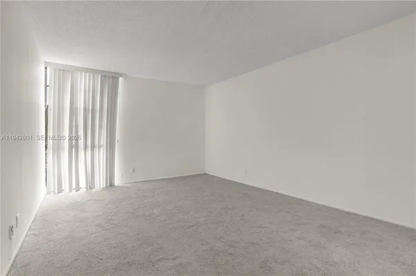 $2,250 | 20500 West Country Club Drive, Unit 607, Aventura, FL 33180