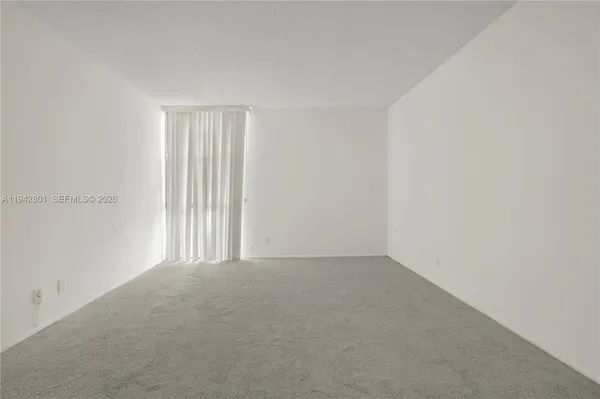 $2,250 | 20500 West Country Club Drive, Unit 607, Aventura, FL 33180