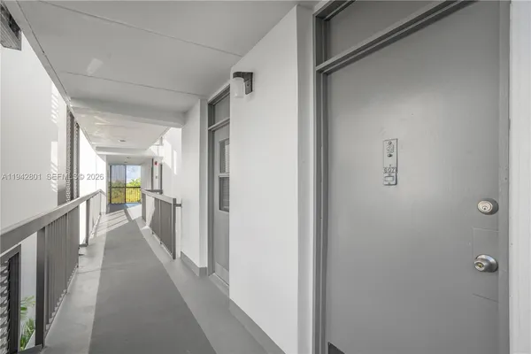 $2,250 | 20500 West Country Club Drive, Unit 607, Aventura, FL 33180