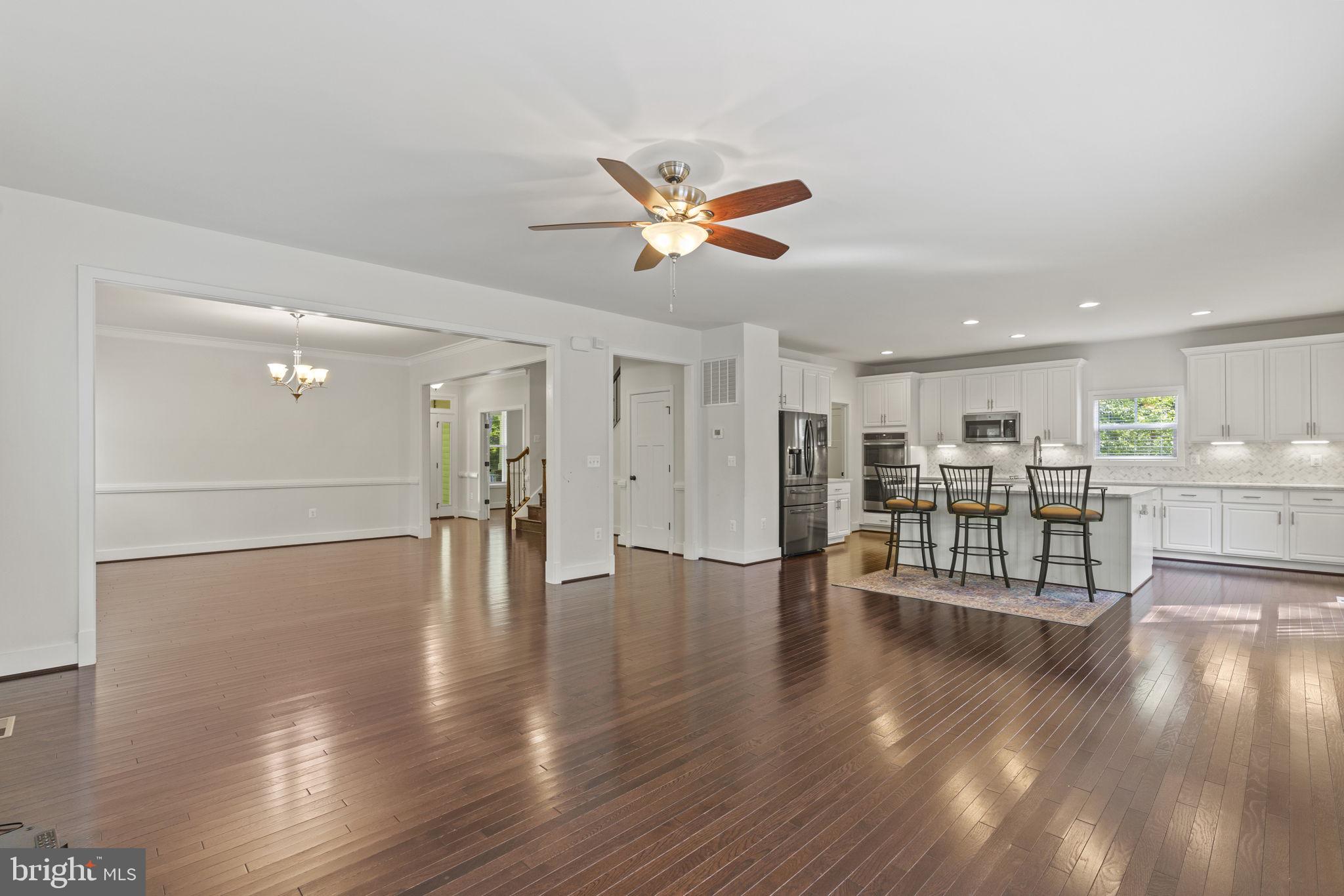 9171 Keyser Road Nokesville, VA 20181 - Photo 11 of 47 ...and opens to the family room!